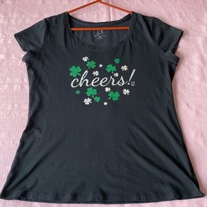☘️NY&Co Black Tee with Shamrocks and “cheers!”☘️